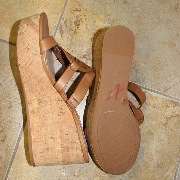 NWOB "ANTONIO MELANI" QUINNLYNN LEATHER WEDGE HEELS SZ 9 - Picture 5 of 5